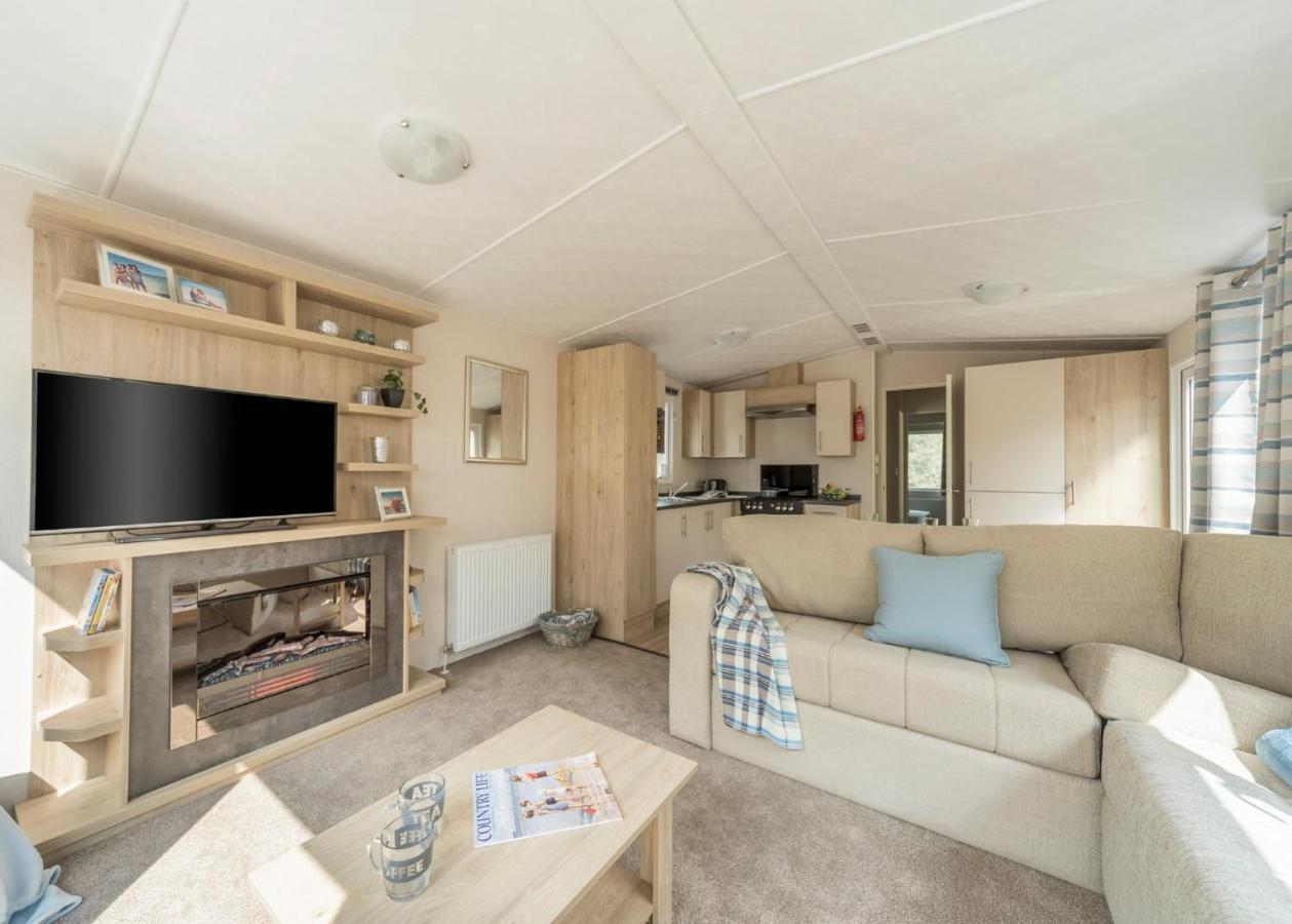 Mercury Yacht Harbour And Holiday Park Lower Swanwick Buitenkant foto