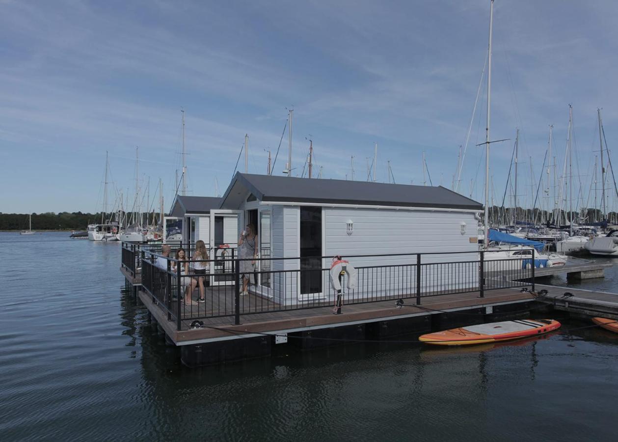 Mercury Yacht Harbour And Holiday Park Lower Swanwick Buitenkant foto